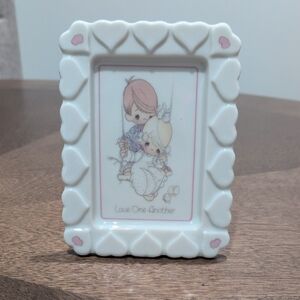 Heart-Shaped Ceramic Picture Frame